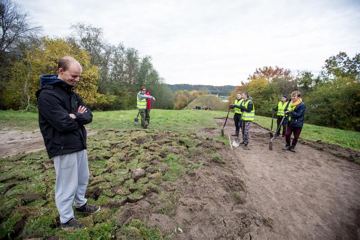 Archeologiniai kasinėjimai Pyplių piliakalnyje