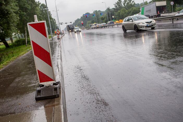 Tvarkomas kelias į Kauno oro uostą