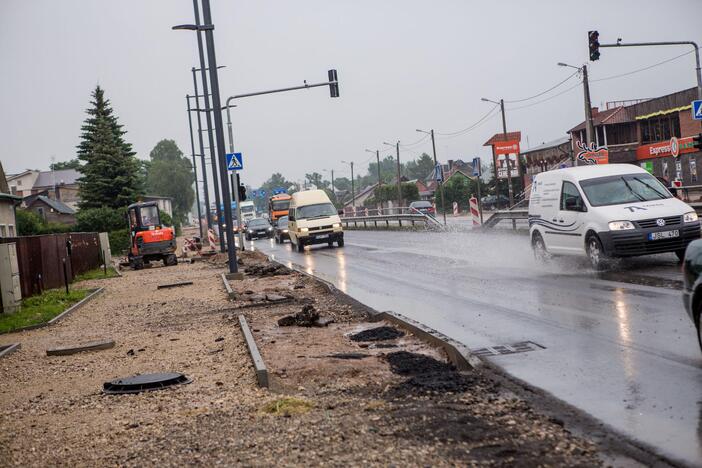 Tvarkomas kelias į Kauno oro uostą