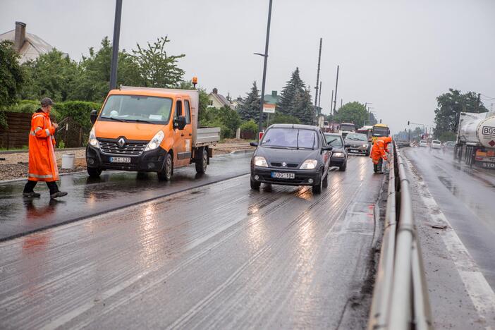 Tvarkomas kelias į Kauno oro uostą