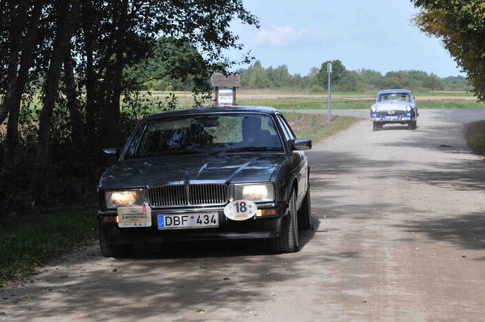 Istorinių automobilių ralis Radvilų keliu