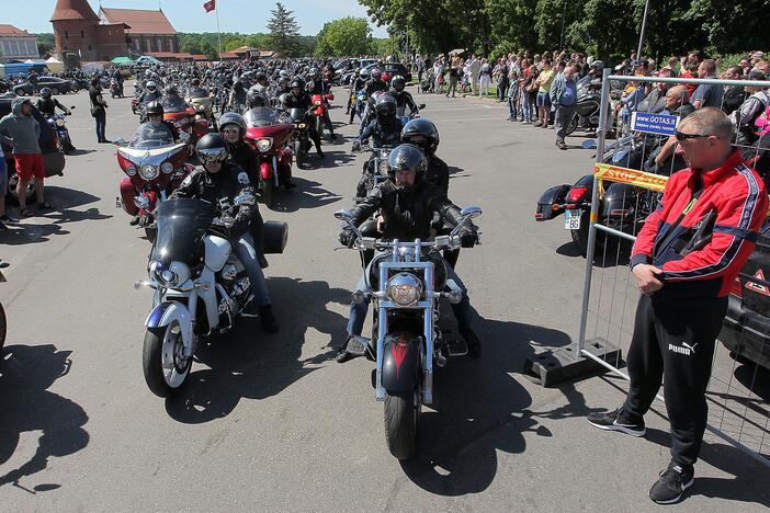 „Bike Show Millennium“ akimirkos