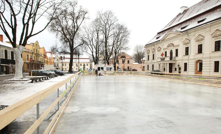 Čiuožykla Rotušės aikštėje