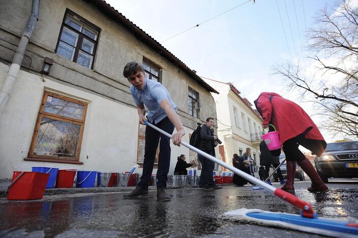 Akcija menininkui T. Dobrovolskiui atminti