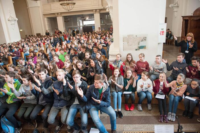 Malda gestų kalba Kauno šv. Pranciškaus Ksavero bažnyčioje