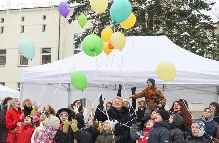 Prezidentė atidarė vaikų dienos centrą Zarasuose