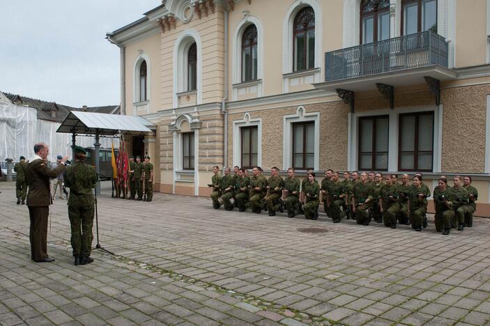 Prisiekė nauja karininkų laida