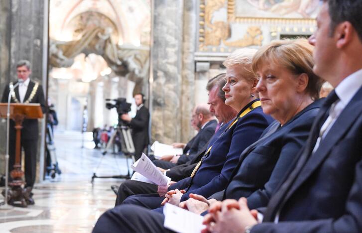 D. Grybauskaitė dalyvavo popiežiaus apdovanojimo ceremonijoje