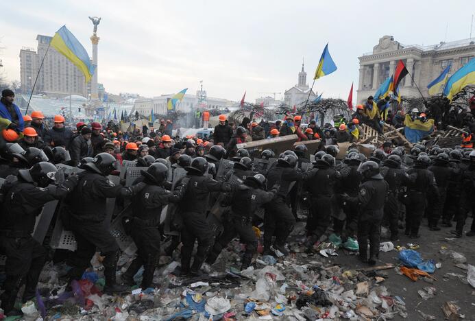 Ukrainos milicija šturmavo Nepriklausomybės aikštę Kijeve