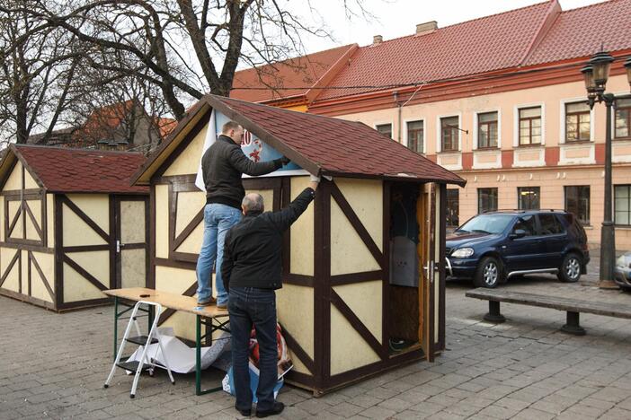 Pasiruošimas eglės įžiebimui Kaune