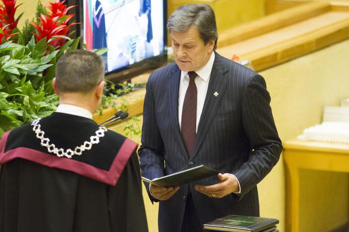 Naujas Seimas susirinko į pirmąjį posėdį