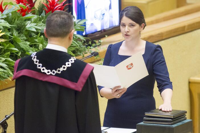 Naujas Seimas susirinko į pirmąjį posėdį