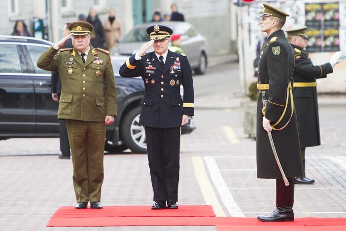 Lietuvoje vieši NATO pajėgų Europoje vadas