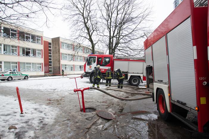 Gaisras J. Basanavičiaus progimnazijoje