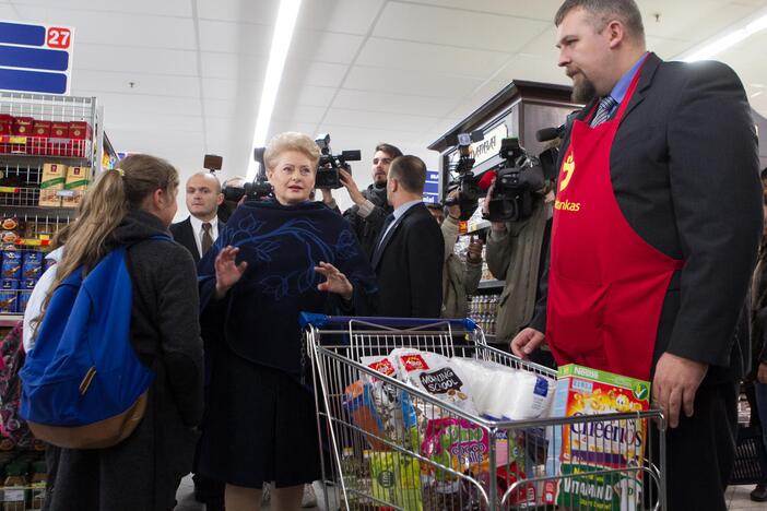 Prezidentė dalyvavo „Maisto banko“ akcijoje