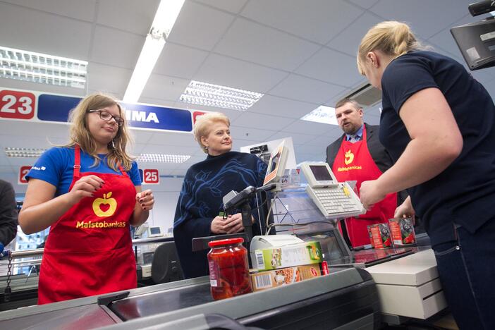 Prezidentė dalyvavo „Maisto banko“ akcijoje