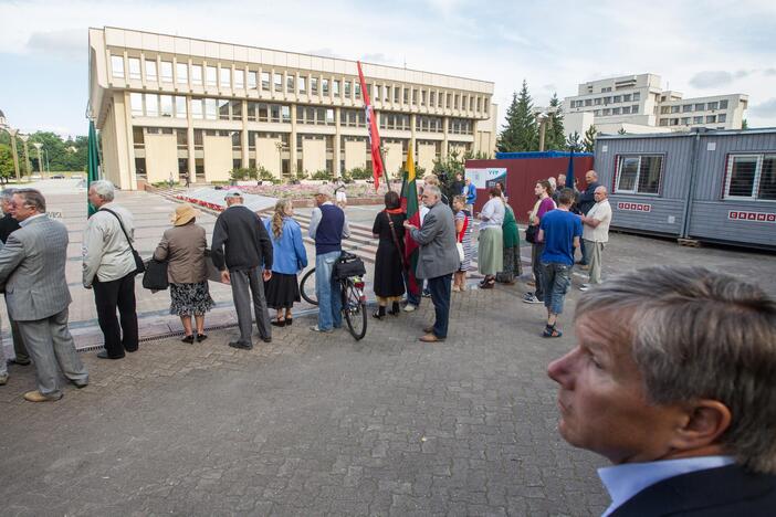 Mitingas „Šalin rankas nuo lietuvių kalbos ir nuo valstybės pamatų!“