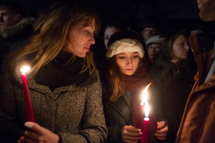 Žvakutės prie Prancūzijos ambasados