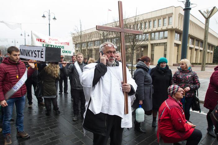 Pieno gamintojų protesto akcija