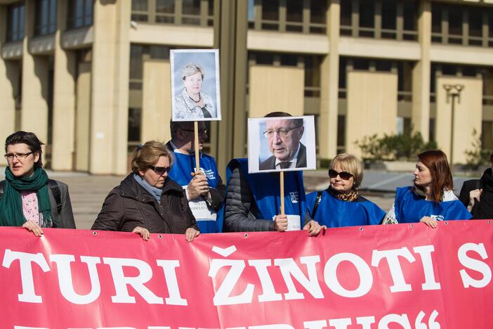 Profsąjungų protestas prie Seimo