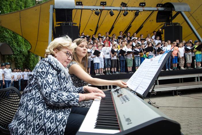 Choras „Ąžuoliukas“ paminėjo Tėvo dieną