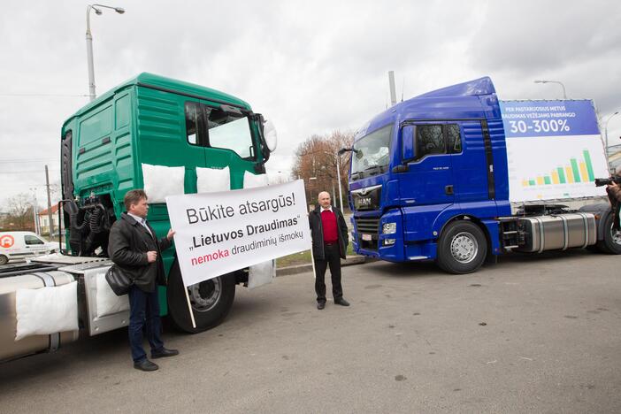 Vežėjai rinkosi į protesto akciją