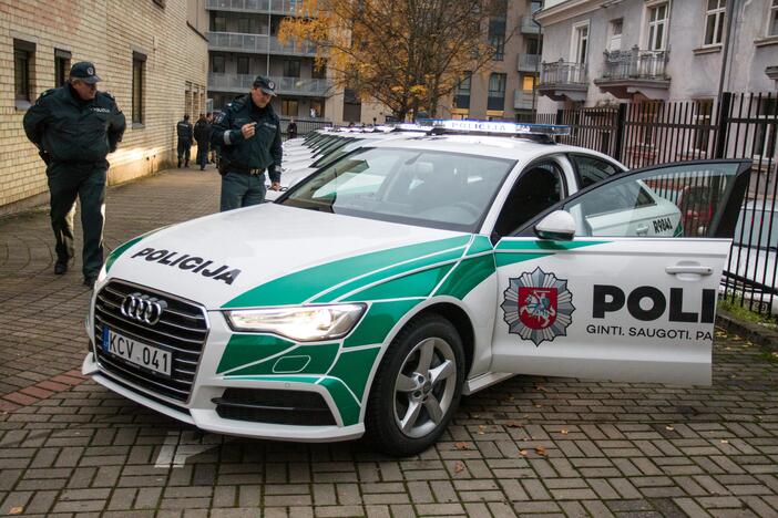 Nauji policijos „Audi A6“ automobiliai