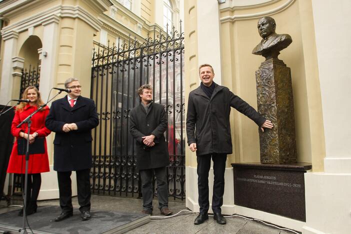 Paminklas pirmajam Lietuvos banko valdytojui