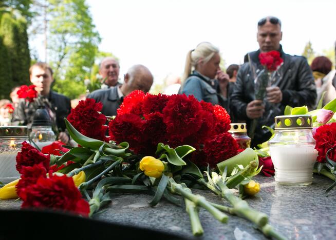 Vilniaus Antakalnio kapinėse tradiciškai paminėta Pergalės diena