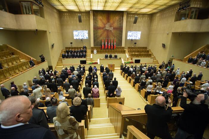 Seime surengtas iškilmingas Gedulo ir vilties dienos minėjimas