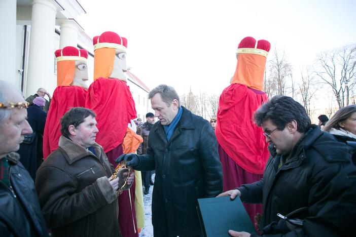 Liaudies meistrams įteikti „Aukso vainikai“