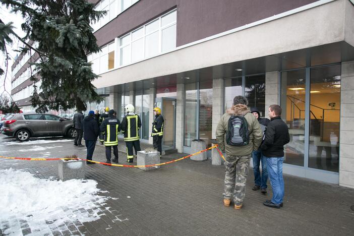 Ugniagesiai evakavo pastatą Kalvarijų gatvėje