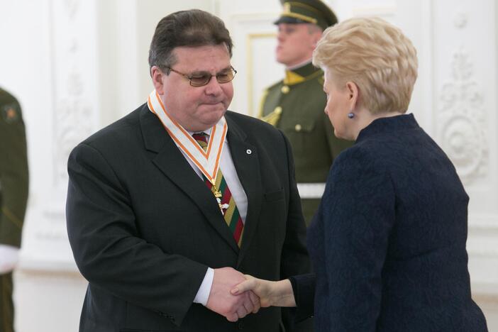 Dalia Grybauskaitė Valstybės atkūrimo dieną apdovanojo esamą ir buvusį premjerą, užsienio reikalų ministrą, buvusį ambasadorių Ukrainoje