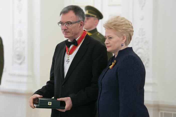 Dalia Grybauskaitė Valstybės atkūrimo dieną apdovanojo esamą ir buvusį premjerą, užsienio reikalų ministrą, buvusį ambasadorių Ukrainoje