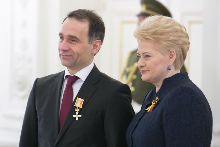 Dalia Grybauskaitė Valstybės atkūrimo dieną apdovanojo esamą ir buvusį premjerą, užsienio reikalų ministrą, buvusį ambasadorių Ukrainoje