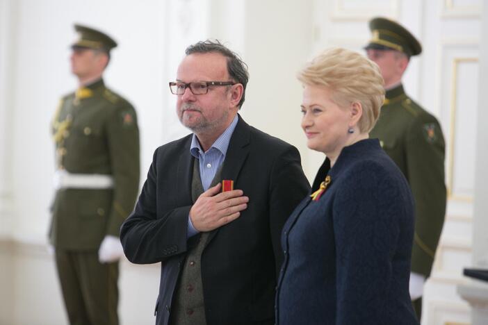 Dalia Grybauskaitė Valstybės atkūrimo dieną apdovanojo esamą ir buvusį premjerą, užsienio reikalų ministrą, buvusį ambasadorių Ukrainoje