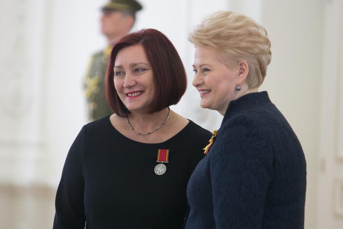 Dalia Grybauskaitė Valstybės atkūrimo dieną apdovanojo esamą ir buvusį premjerą, užsienio reikalų ministrą, buvusį ambasadorių Ukrainoje