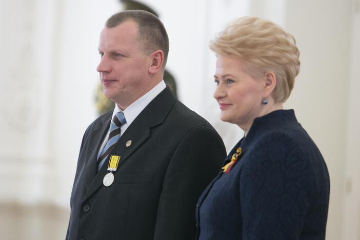 Dalia Grybauskaitė Valstybės atkūrimo dieną apdovanojo esamą ir buvusį premjerą, užsienio reikalų ministrą, buvusį ambasadorių Ukrainoje