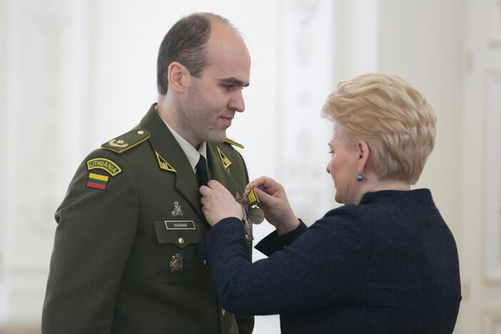 Dalia Grybauskaitė Valstybės atkūrimo dieną apdovanojo esamą ir buvusį premjerą, užsienio reikalų ministrą, buvusį ambasadorių Ukrainoje