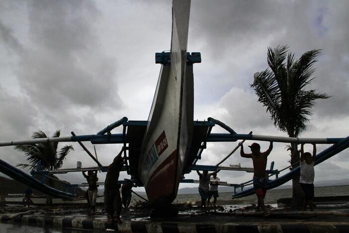 Filipinai ruošiasi supertaifūnui „Haiyan“