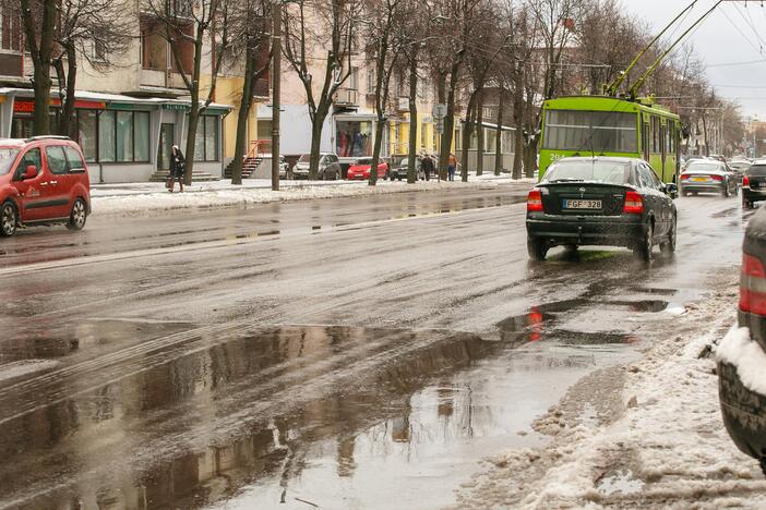 Pirmas sniegas Kauno gatvėse