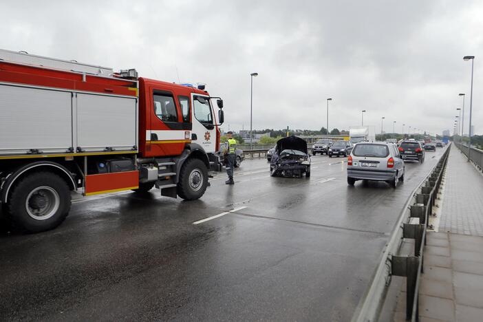 Avarija ant Mokyklos viaduko