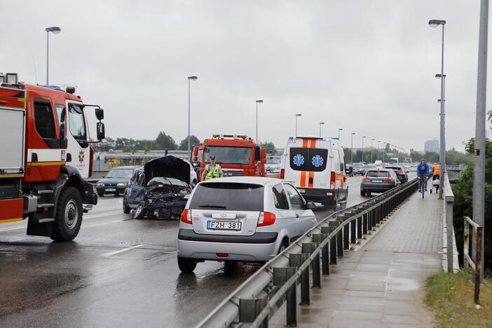 Avarija ant Mokyklos viaduko