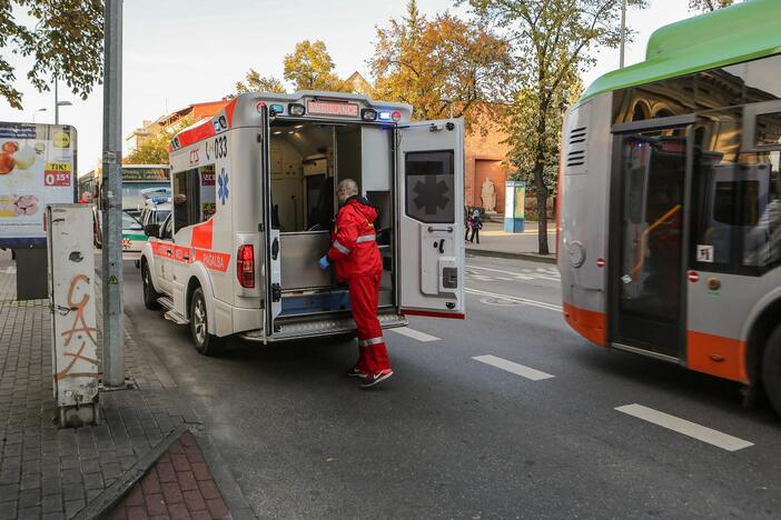 Autobusas kliudė žmogų