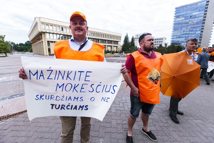 „Solidarumas“ protestavo prieš mokesčių reformą