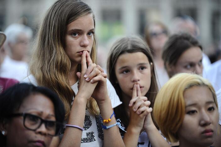 Savaitė po tragedijos: pasaulis gedi MH17 skrydžio aukų