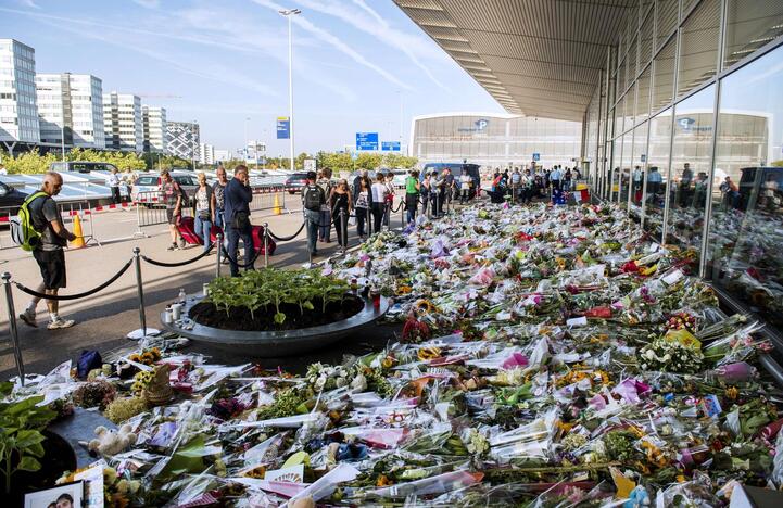 Savaitė po tragedijos: pasaulis gedi MH17 skrydžio aukų