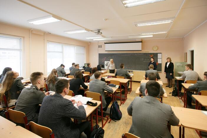 Pedagogų streikas "Santaros" gimnazijoje