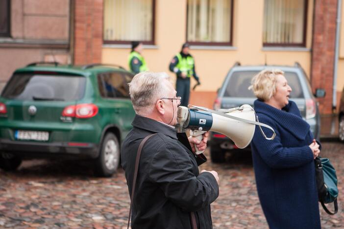 Mitingas prieš atliekų deginimo gamyklos statybas Kaune