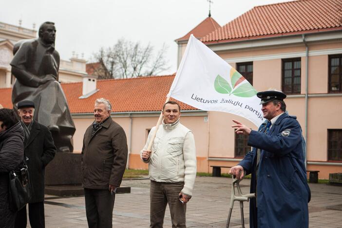 Mitingas prieš atliekų deginimo gamyklos statybas Kaune